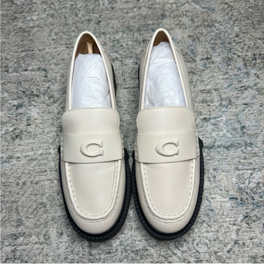 Coach Leah Platform Lug Sole Leather
Loafers Size 7.5